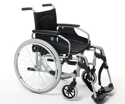 Инвалидное кресло-коляска механическая Vermeiren V100 с приводом от обода колёса